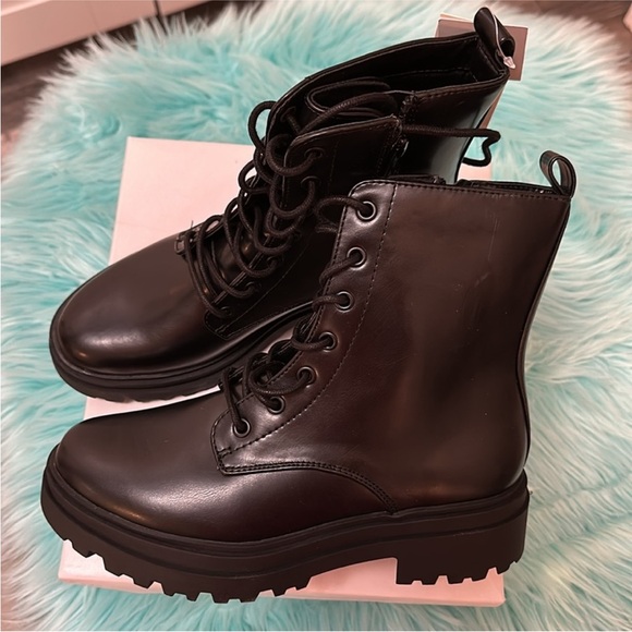 Black Lace Up & Zipper Combat Boots Women’s Sz 7.5 NEW! - Picture 1 of 7